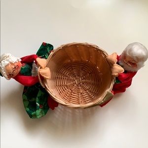 Annalee Christmas Basket Decor